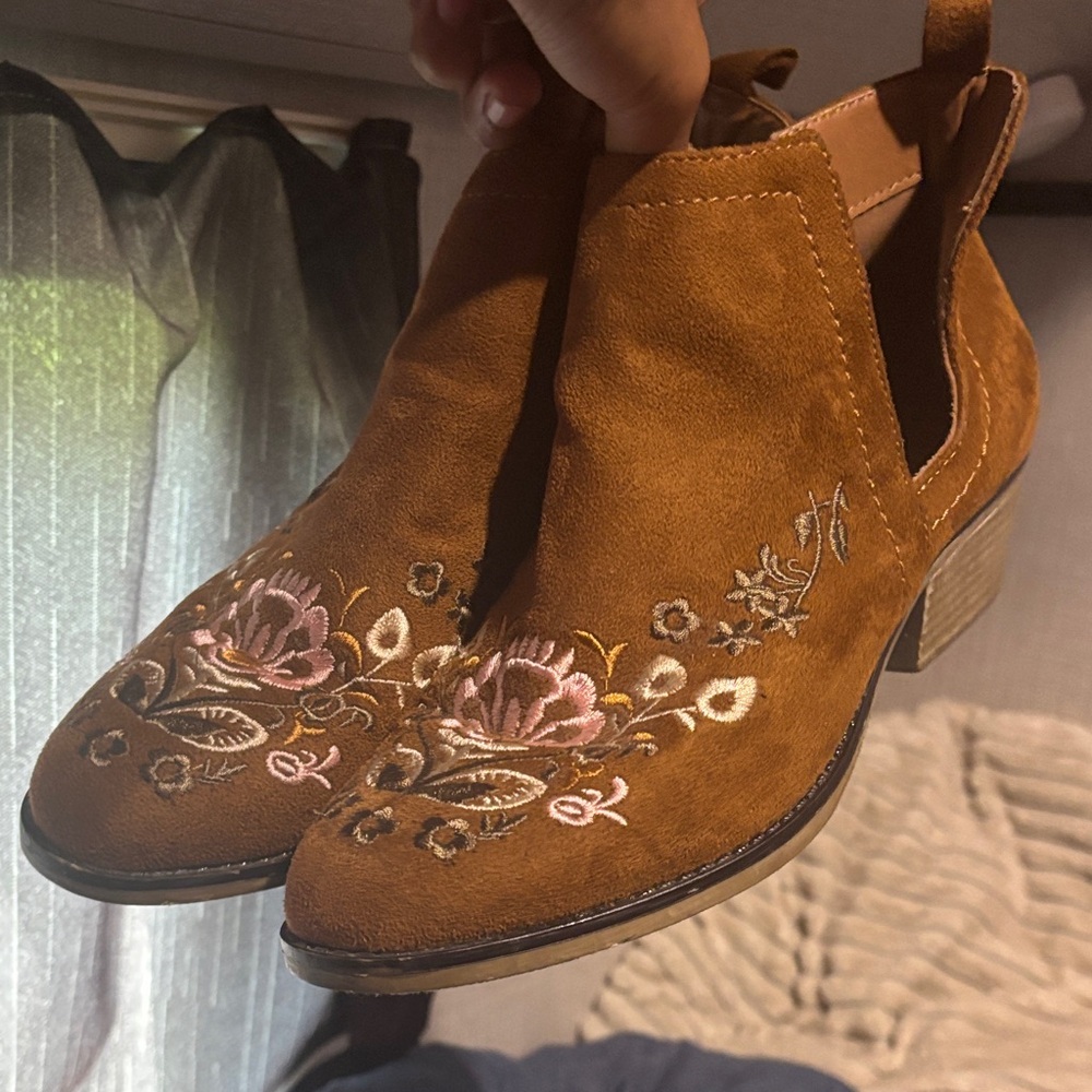 Embroidered Brown Ankle Boots